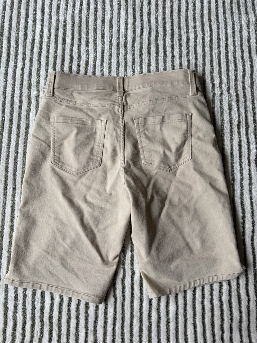Liz Claiborne Khaki Bermuda Shorts - Picture 2 of 3